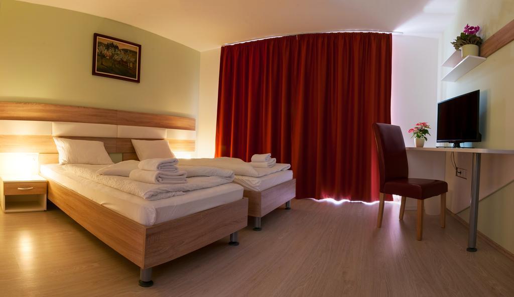 Hotel Pallone Balatonfüred Cameră foto
